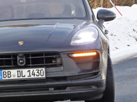 ポルシェ マカン、エンジン車は2023年にも終了か…次世代モデルの最新情報をスクープ 画像