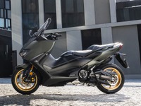 ヤマハ TMAX560 発売へ、排気量アップの新エンジン搭載で上質な走りを実現 画像
