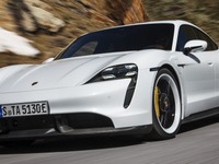 ポルシェ タイカン、パフォーマンスカーとラグジュアリーカーで2冠…ワールドカーオブザイヤー2020 画像