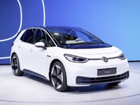VW『ID.3』は部分自動運転が可能に、今夏欧州発売へ…導入記念車は完売 画像