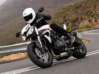 トライアンフ ストリートトリプルS 新型、5月9日発売　99万円 画像