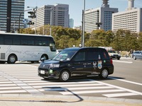 日本交通、「富麗華」「ウルフギャング・ステーキハウス」のタクシーデリバリー開始 画像