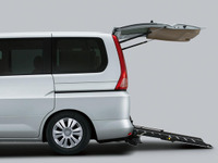 【ウェルフェア08】日産とオーテック、ライフケアビークル 9台出展 画像