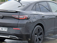 電動モデルにも「GTX」…VW ID.4 に高性能クーペ、プロトタイプを激写 画像