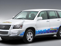 トヨタ、新型燃料電池車 FCHV-adv を開発 画像
