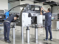 ブガッティとランボルギーニ、生産を再開…およそ1か月半ぶり 画像