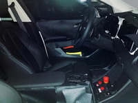 BMW 2シリーズ アクティブツアラー 次期型、運転席を激写!3列シート追加も? 画像