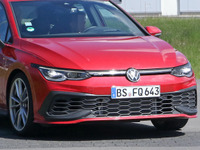 VW ゴルフGTI TCR、早くも2世代目をフルヌード激写!デビュー間近か 画像