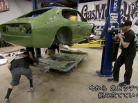あと2週間なのにエンジンは?本当に大丈夫か!? ダットサン280Z MotorTrend 画像