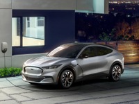 フォードのEV『マスタング・マッハE』、急速充電可能…10分で100km走行分 画像