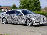 ジャガー XF 初のロングホイールベースは15cm延長か…改良新型をスクープ 画像