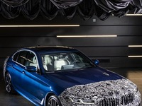 BMW 5シリーズセダン 改良新型、ティザーイメージ…5月27日発表 画像