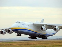 世界最大の貨物機「アントノフ」がセントレアに飛来！ 画像
