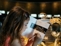 メルセデスベンツ博物館、子ども向け最新プログラム開始…エンジンキット組み立ても可能 画像