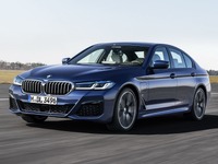 BMW 5シリーズ 欧州向け改良新型にPHV、最大出力292hpに向上…燃費は58.8km/リットル 画像