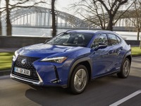 レクサス初のEV『UX300e』、「匠」ドライバーが足回りを開発…2020年内に欧州発売 画像