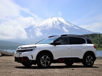 【シトロエン C5エアクロスSUV 新型試乗】ガソリン仕様は慣れれば病みつきになる乗り心地…内田俊一 画像