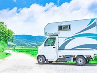 着脱可能な居室ユニットで軽トラをキャンピングカー化、トラベルハウスが販売網強化 画像