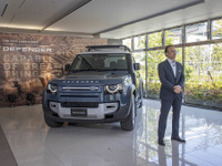 【ディフェンダー 新型】日本初披露…日本法人社長「ランドローバーの象徴の復活と再現」［写真差し替え］ 画像