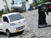 京商、「R/C 1/16 ザ・軽トラ スバルサンバー」発売 みかん箱やエアロパーツも付属 画像