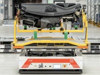 ポルシェ、自動運転の無人輸送ロボット企業を買収 画像