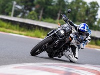 【インディアン FTR1200ラリー 試乗】舗装路もサーキットもガンガン走れるストファイ系のキャラクター…丸山浩 画像