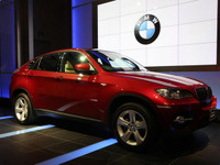 【BMW X6 日本発表】好敵手はない…比較対象に6シリーズ 画像