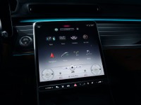 メルセデスベンツ Sクラス 次期型、最新「MBUX」に12.8インチ大型ディスプレイ採用 画像
