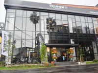 トライアンフ茅ヶ崎、国道1号沿いにグランドオープン…カフェも併設されライダーの憩いの場に　7月11日 画像