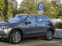 メルセデスベンツの新世代PHV、100km走行で1.4リットルの燃料消費を検証　7月13日オンラインイベント 画像