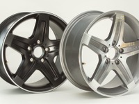 ダイムラー、メルセデスベンツの偽造部品の写真を公開…強度など安全面で重大リスク 画像