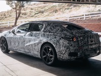 メルセデスベンツ Sクラス のEV『EQS』、航続700km超の見通し 2021年発表予定 画像