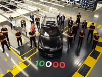 ランボルギーニの高性能SUV『ウルス』、1万台目がラインオフ…発表から2年半 画像