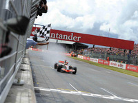 【F1イギリスGP】決勝…雨でピンチに、雨をチャンスに 画像