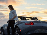 コロナ感染者数世界最多の米国でマツダ ロードスター が快走［新聞ウォッチ］ 画像