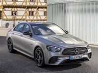 メルセデスベンツ Eクラスセダン 改良新型、PHVの燃費は52.6km/リットル…欧州発売 画像