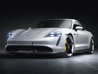 ポルシェのEV『タイカン』に2021年型…加速性能が向上、欧州発表 画像