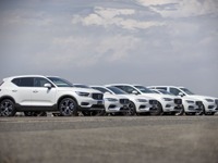 ボルボ 電動化戦略第一段階完了…XC40 PHEV を日本発売 画像