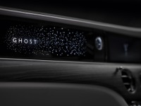 ロールスロイス ゴースト 次期型、9月1日デビューが決定…ダッシュボードに星が輝く 画像