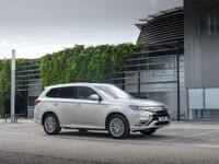 アウトランダー などのPHEV、フルEVへの橋渡し役に 英三菱が調査 画像