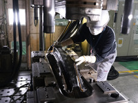 日産 坂本副社長「大型SUVの車体構造部材に適用」…炭素繊維樹脂部品の量産化新技術を開発 画像