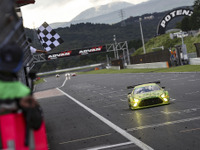 【スーパー耐久 第1戦】大波乱となった24時間レース、888号車メルセデスが優勝 画像