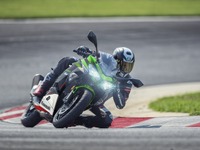 カワサキ Ninja 400、ニューグラフィックス発表　10月1日より発売 画像