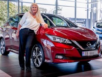 日産リーフ、生産累計50万台を達成…50万台目は英国工場からノルウェーのオーナーへ 画像