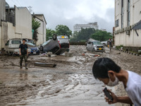 大雨で浸かったクルマ、水が引いても使用しないで---国交省 画像