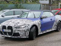 ソフトトップの「M」…BMW M4カブリオレ、フローズンブルーの試作車を目撃 画像