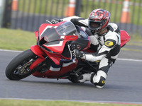 【ホンダ CBR600RR 試乗】「格闘しなくていい」ジャストサイズのスーパースポーツ…青木タカオ 画像
