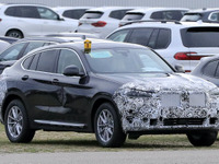 BMW X4 Mパフォーマンス 改良新型を初スクープ!室内外を大刷新へ 画像