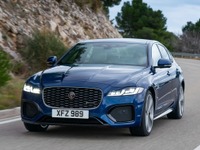 ジャガー XF に改良新型、表情変化…欧州で発表 画像