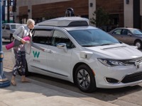 グーグルのウェイモ、完全無人の自動運転タクシー配車サービス開始…一般向けに 画像